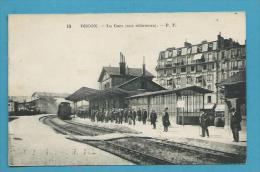 CPA Chemin De Fer Arrivée Du Train En Gare De BECON 92 - Otros & Sin Clasificación