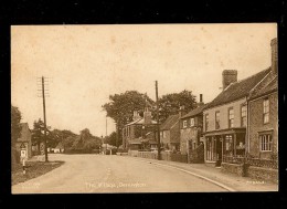 CPA ROYAUME-UNI . The Village BENINGTON . Commerce A Droite - Herefordshire