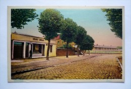 59 - LANDRECIES - Avenue De La Marne Et La Caserne - Librairie - Journaux - Landrecies