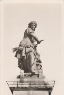 BEAUVAIS (Oise) - Statue De Jeanne Hachette - Beauvais