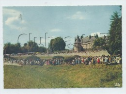 Arnac-Pompadour (19) : Course Hippique Devant Le Château  En 1960 (animé)  GF - Arnac Pompadour