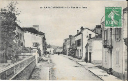 LAPACAUDIERE - La Rue De La Poste - La Pacaudiere