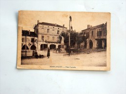 Carte Postale Ancienne : MONFLANQUIN : Place Centrale, Animé - Monflanquin