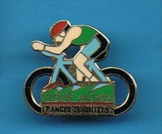 PIN´S //  ** COUREUR CYCLISTE ** FLEURY MICHON ** FRANCE4 - 26 JUILLET 92 ** - Cyclisme