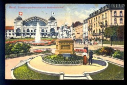 Basel Strassburger-Denkmal Mit Bundesbahnhof / Postcard Circulated - Other & Unclassified