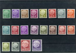 - SARRE 1957/59 . TIMBRES DE 1956/57 . NEUFS SANS CHARNIERE . - Unused Stamps
