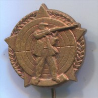 HUNTING JAGD Shooting Jager Archery - Yugoslavia, Vintage Pin  Badge - Archery