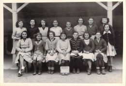 Photographie-PHOTO (Format 18 X12 Cms) SAINT SAVINIEN (n°1)Charente Maritime (17350) Années 1950-1951 Ecole 1 ère Classe - Places