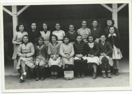 Photographie-PHOTO (Format 18 X12 Cms) SAINT SAVINIEN (n°2)Charente Maritime (17350) Années 1950-1951 Ecole - Places