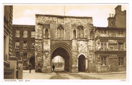 RB 1051 -  Early Photochrom Postcard - West Gate Winchester - Hampshire - Winchester