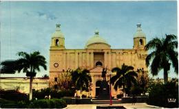 HAITI CAP HAITIEN ,LA CATHEDRALE ET MONUMENT   REF 44853 - Autres & Non Classés