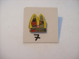 PIN´S - MCDONALD´S-  Wagons Restaurant " SBB /CFF / FFS     (7) Voir Photo - McDonald's