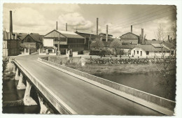 71 GUEUGNON  PONT SUR L'ARROUX ET ENTREE DES FORGES 1960 - Gueugnon