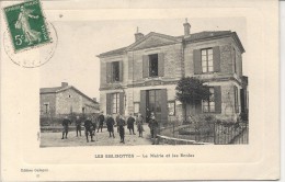 LES EGLISOTTES . MAIRIE ET ECOLES - Autres & Non Classés