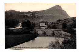 Pres Baume Les Dames Vue Sur Le Cusancin Et Le Pont A Cour - Baume Les Dames