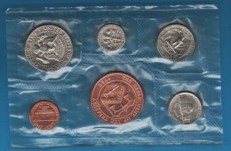 USA  Souvenir Mint Set - 1979 D - ( DENVER ) With "Bronze" Mint Medal. - Münzsets