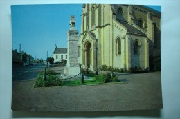 D 14 - Port En Bessin - L'église Et Le Monument Aux Morts - Port-en-Bessin-Huppain