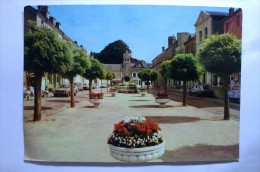 D 80 - Crecy En Ponthieu - La Place De Jean De Luxembourg - Crecy En Ponthieu