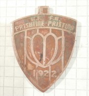 MEDAL PLAQUE FC PRISHTINA ~ PRISTINA (Kosovo) YUGOSLAVIA / Foodball Club - Kleding, Souvenirs & Andere