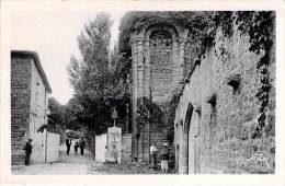 NANTEUIL EN VALLEE 16 - Entrée De L'Abbaye : Le Trésor - CPSM Dentelée Noir Blanc PF - Charente Maritime - Otros Municipios