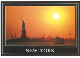 CPM ETATS UNIS NEW YORK STATUE LIBERTY AT SUNSET  LIBERTE SOLEIL COUCHANT (non Ecrite) - Statue Of Liberty