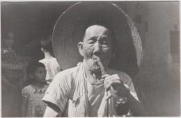 AK- Rauchender Chinese - 1920 - Asie