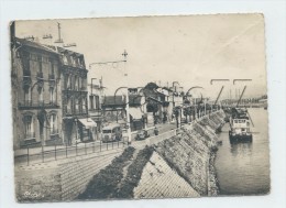 L'Île-Saint-Denis (93) : Magasin Avec Camion Quai De La Marine En 1950 (animé) GF. - L'Ile Saint Denis