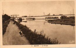 CPA - BEUVRY (62) - Les Péniches Amarrées Le Long Du Rivage Des Mines De Noeux - Beuvry