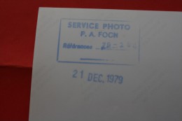 21-12-1979-ARCHIVE MILITAIRE REPORTAGE PHOTOGRAPHIQUE PHOTO PORTE-AVION"FOCH"MER-MANOEUVRE-APPONTAGE>AVION CHASSE MARINE - Barcos