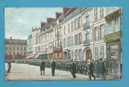 CPA 2518 - Revue Des Pompiers Sur La Grand'Place DOUAI 59 - Douai