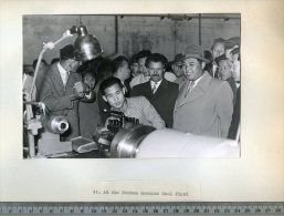 Kim Il Sung Rare Original Photo 1950s North Korea Coree Nord Propaganda Visiting Hichun Machine Tool Plant - Corée Du Nord