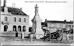 86 NEUVILLE EN POITOU - La Place Et Monument Aux Morts - Neuville En Poitou