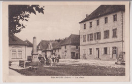 BRANGUES : LA PLACE - LA MAIRIE - MONUMENT AUX MORTS - 2 SCANS - - Brangues