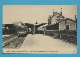 CPA 11915 - Chemin De Fer Train En Gare De MAISONS-ALFORT - Maisons Alfort