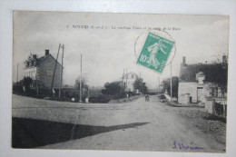 41 : Noyers - La Route De Tours Et La Route De La Gare - Noyers Sur Cher