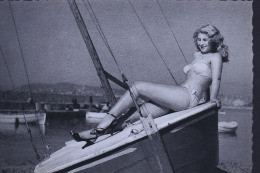 Delcampe - FEMME MAILLOT DE BAINS DES ANNEES 50 BATH GIRLS - Pin-Ups