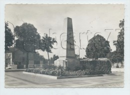 Stains (93) : La Place Du Monument Aux Morts En 1950 GF. - Stains