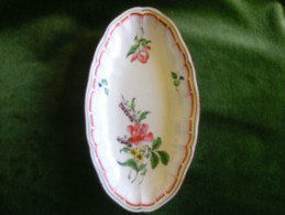 Ancien Petit Plat Keller Et Guerin Lunéville Décoration Florale 1889 - Lunéville (FRA)