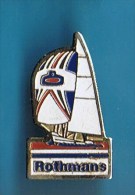 PIN´S //  ** VOILIER ** ROTHMANS ** CIGARETTES ** - Voile