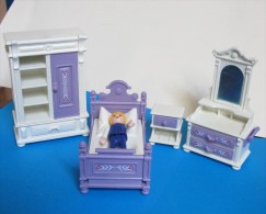 Chambre A Coucher  Armoire Lit Commode Table De Nuit ) - Playmobil