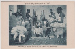 Burkina Faso - Mission D'Ouagadougou (Haute Volta) - Filage De La Laine Pour Tapis à La Mission De Ouagadougou - N° 29 - Burkina Faso