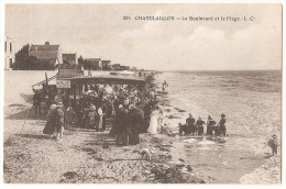 Charente Maritime - 17 - Chatelaillon Le Bvd Et La Plage Bains Des Fleurs Animée - Châtelaillon-Plage