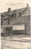 VIC Sur AISNE Bombardée Place De La Mairie écrite  Petit Pli - Vic Sur Aisne