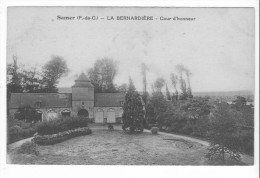 Samer (62) - La Bernardière - Cour D'Honneur. Bon état Devant, Dos Abimé (collage), Non Circulé. - Samer