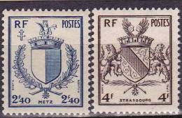 FRANCE    1945  Y.T. N° 734  735  NEUF** - 1941-66 Coat Of Arms And Heraldry