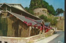 Cpm 79973 Chef-boutonne Vieux Lavoir Et Vestiges Des Tours De L'ancien Chateau Féodal - Chef Boutonne