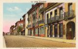 CPA - Le CHAMBON-FEUGEROLLES (42) - Aspect Du Tabac Et De La Rue Gambetta Dans Les Années 30 - Le Chambon Feugerolles