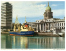 (PH 111) Shipping - Boat - Bateaux - Ireland - Dublin Custom House And Boat - Remolcadores