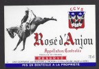 Etiquette  De Vin Rosé D'Anjou-Thème Chevaux Ecole De Cavalerie-Coop. Des Vignerons De  Saumur à Saint Cyr En Bourg (49) - Cavalli