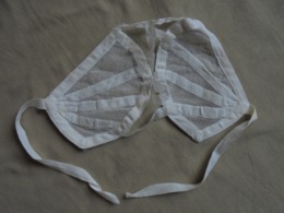 Delcampe - Ancien - Cache Oreilles Pour Bébé, Poupon - Le Meilleur - Années 40/50 - Baptême